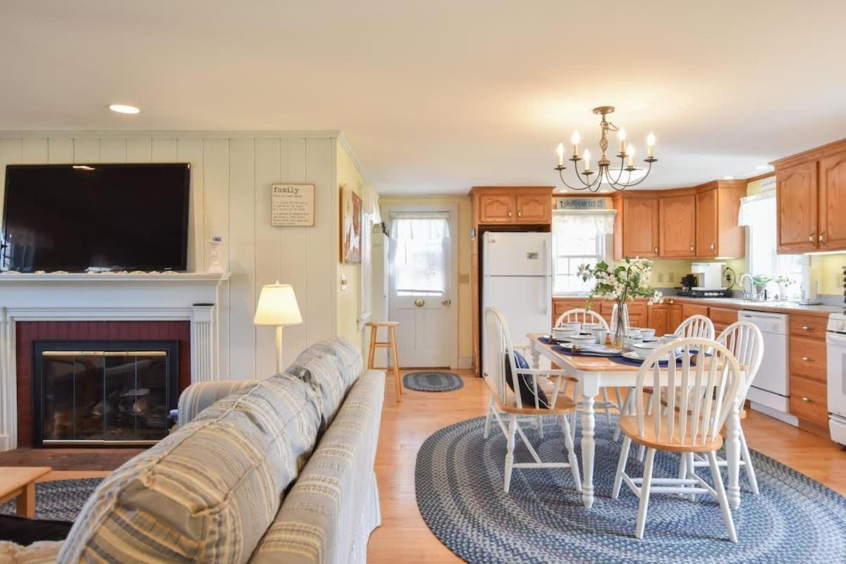 Walk 3 Mins To Private Assoc Beach Yarmouth Port Exterior foto