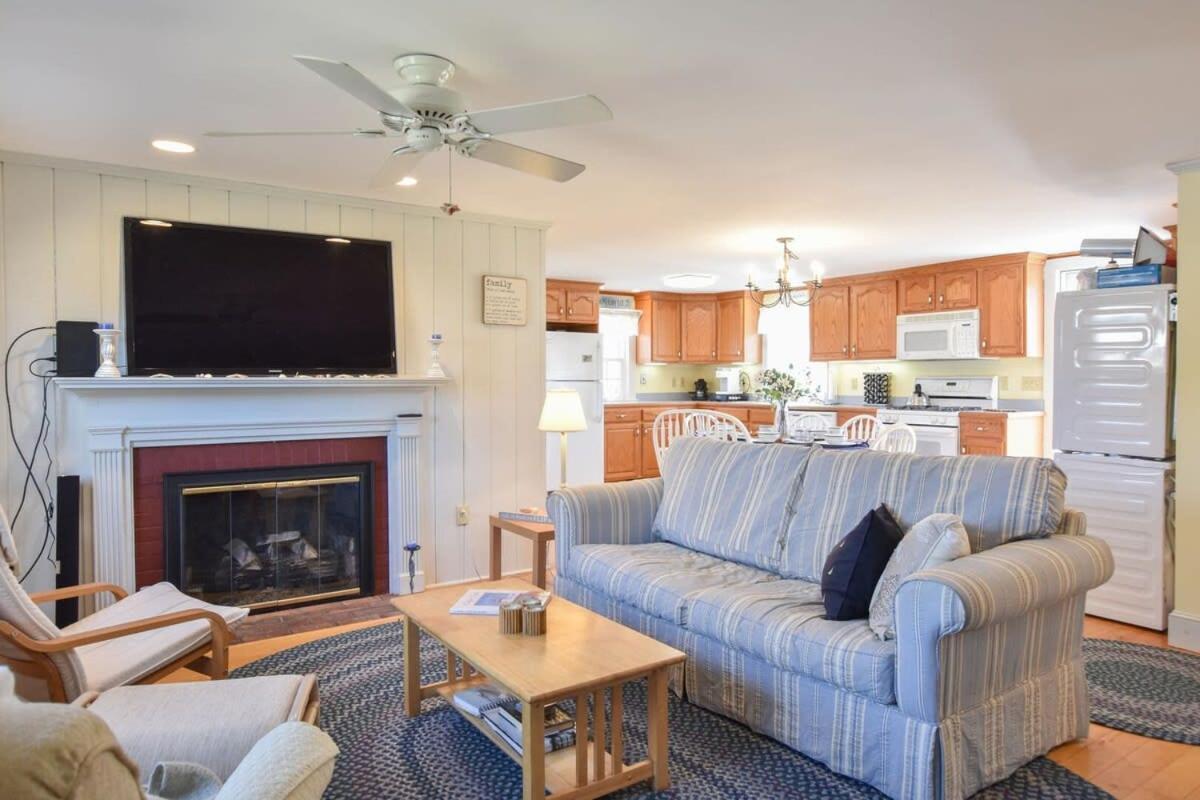 Walk 3 Mins To Private Assoc Beach Yarmouth Port Exterior foto