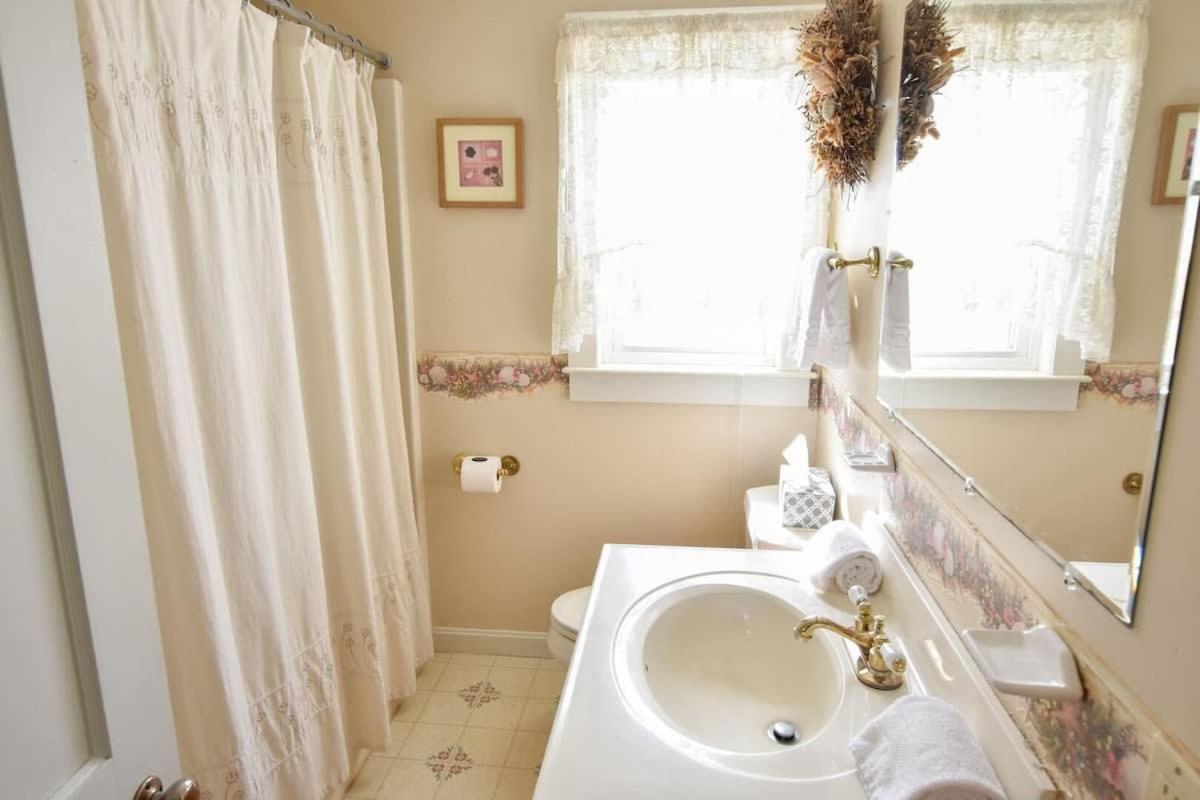 Walk 3 Mins To Private Assoc Beach Yarmouth Port Exterior foto